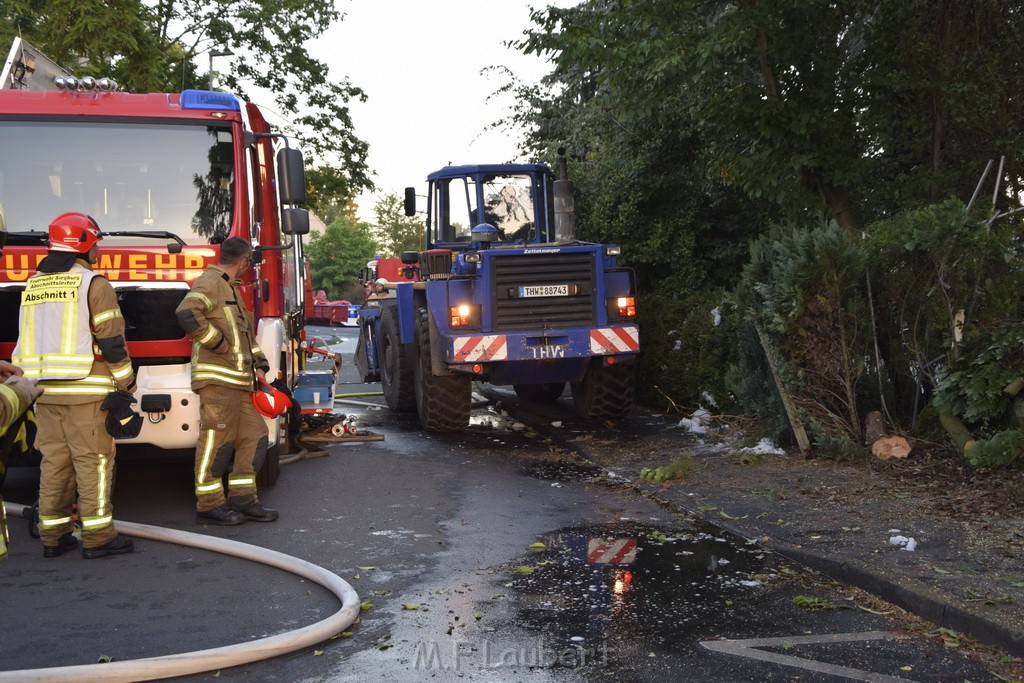 Grossfeuer Einfamilienhaus Siegburg Muehlengrabenstr P0884.JPG - Miklos Laubert